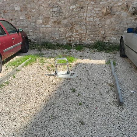 T&M Apartment With Parking In The Old Town Zadar Bagian luar foto