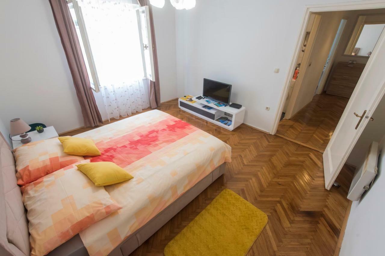 T&M Apartment With Parking In The Old Town Zadar Bagian luar foto